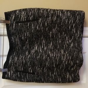 Talbots black and white skirt, 6 petite